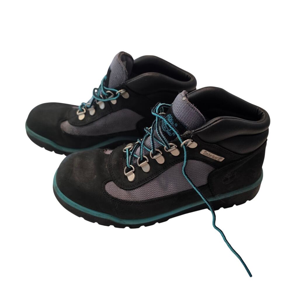 Girls Black Timberland field boots with teal trim n laces size 5.5